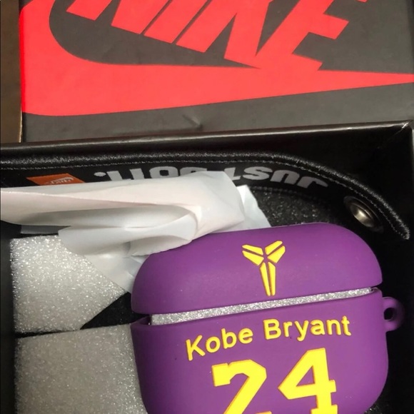 AirPod Case - Picture 3 of 8